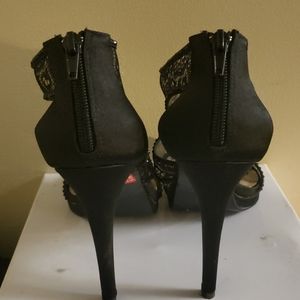 Gorgeous Lace 4" Heels Size 9.5